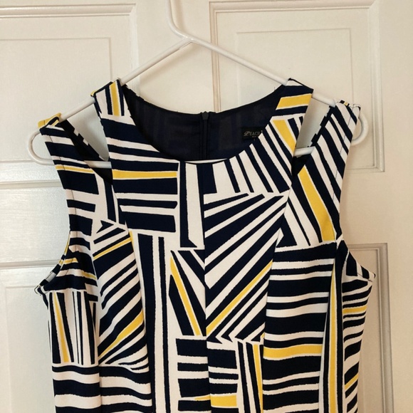 Fun Preppy Geometric Print Dress - size 8 - Picture 5 of 6